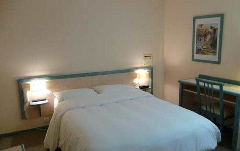 Hotel Le Chatelain Faulquemont Номер фото